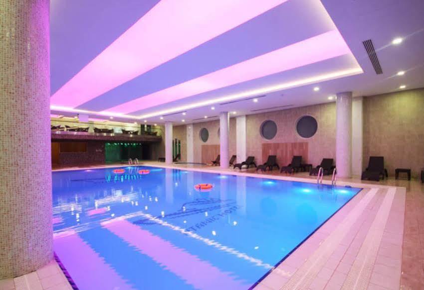 Titanic Hotel & Spa Sulaymaniyah Exterior photo The swimming pool at the hotel